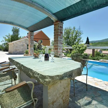 Pet Friendly In With Sauna Vakantiehuis Sinj