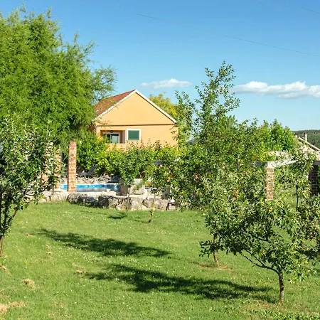 Pet Friendly In With Sauna Vakantiehuis Sinj